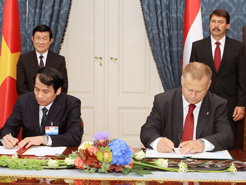 ប្រធានរដ្ឋវៀតណាមអញ្ជើញជួបសន្ទនាជាមួយបណ្ដាថ្នាក់ដឹកនាំហុងគ្រី